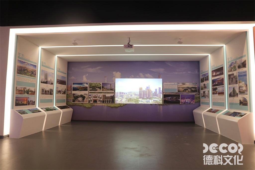 攝影博物館設(shè)計(jì)中如何利用數(shù)字技術(shù)和虛擬現(xiàn)實(shí)來展示攝影作品？